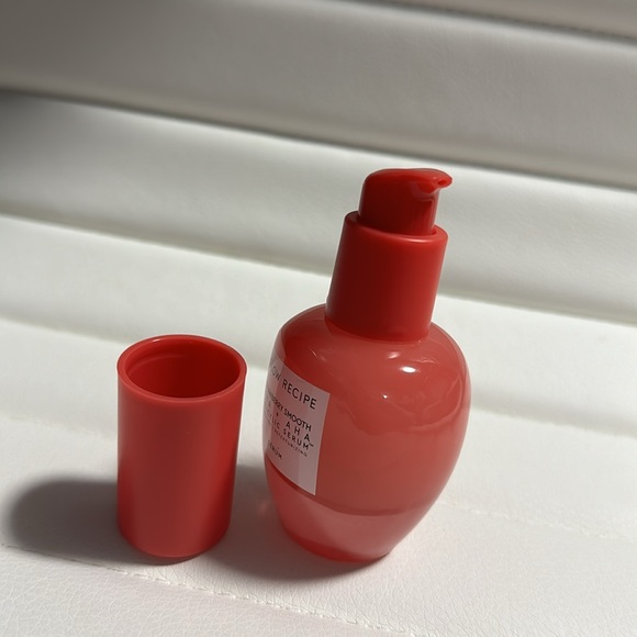 Glow Recipe Strawberry Smooth BHA + AHA Salicylic Acid Serum - 25% used - Picture 4 of 4